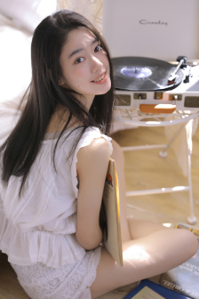 女生裙子里面到底穿了啥